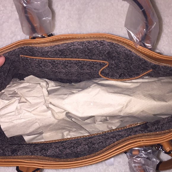 Camel Cognac MoDa New York Crossbody Bag Purse NWT - Picture 8 of 9